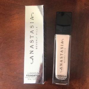 Anastasia Beveryly Hills Luminous Foundation